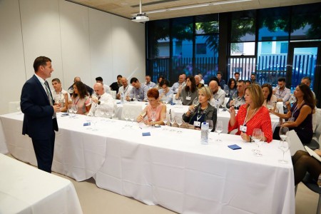 Formación tanto para profesionales como para aficionados relacionados con la Hostería y vinicultura, a cargo de Juanjo Sánchez Vidal